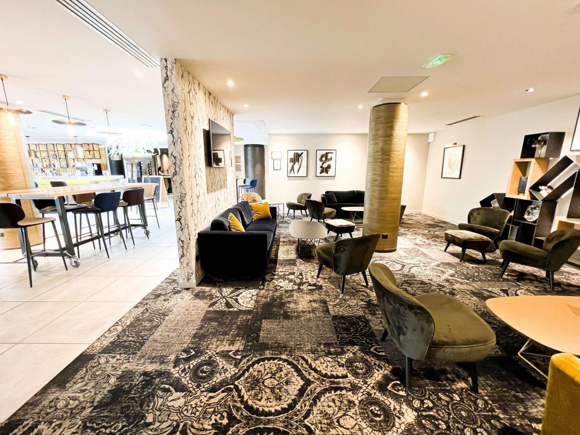Mercure Pau Palais Des Sports Экстерьер фото