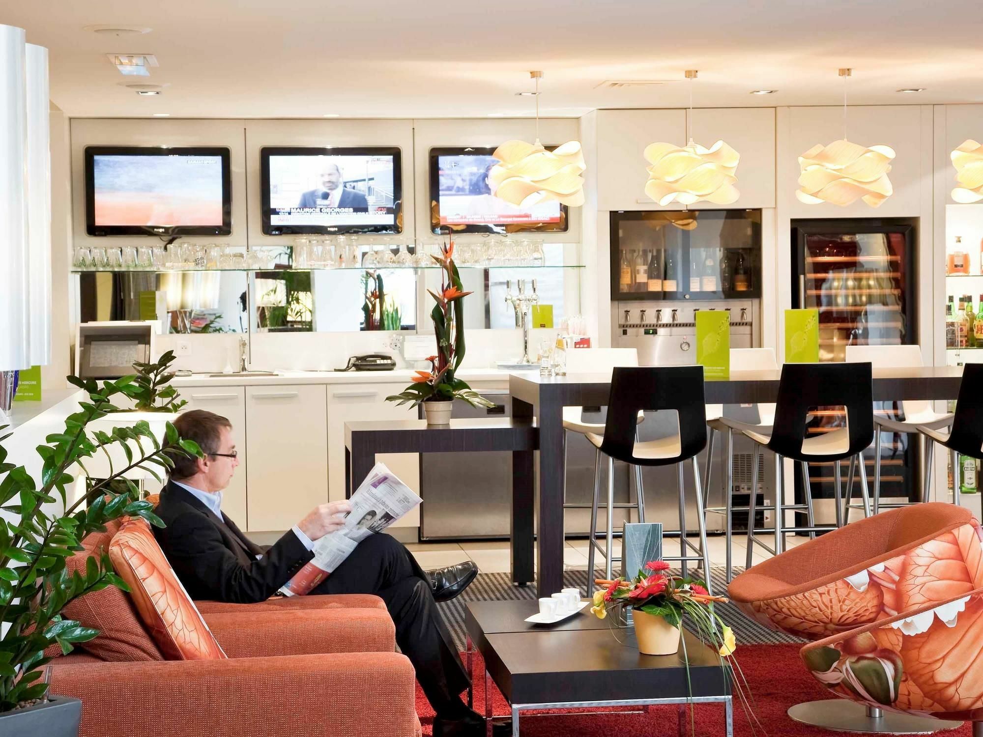 Mercure Pau Palais Des Sports Экстерьер фото