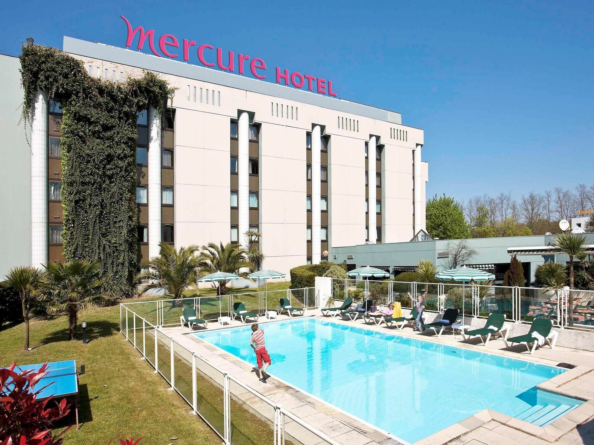 Mercure Pau Palais Des Sports Экстерьер фото
