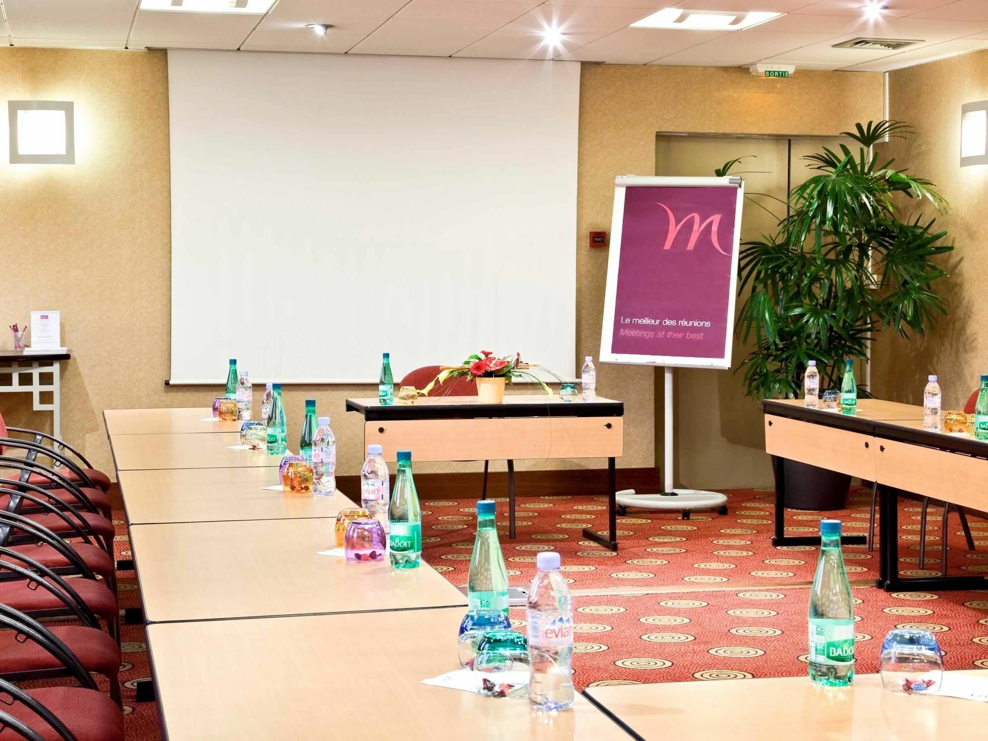 Mercure Pau Palais Des Sports Экстерьер фото