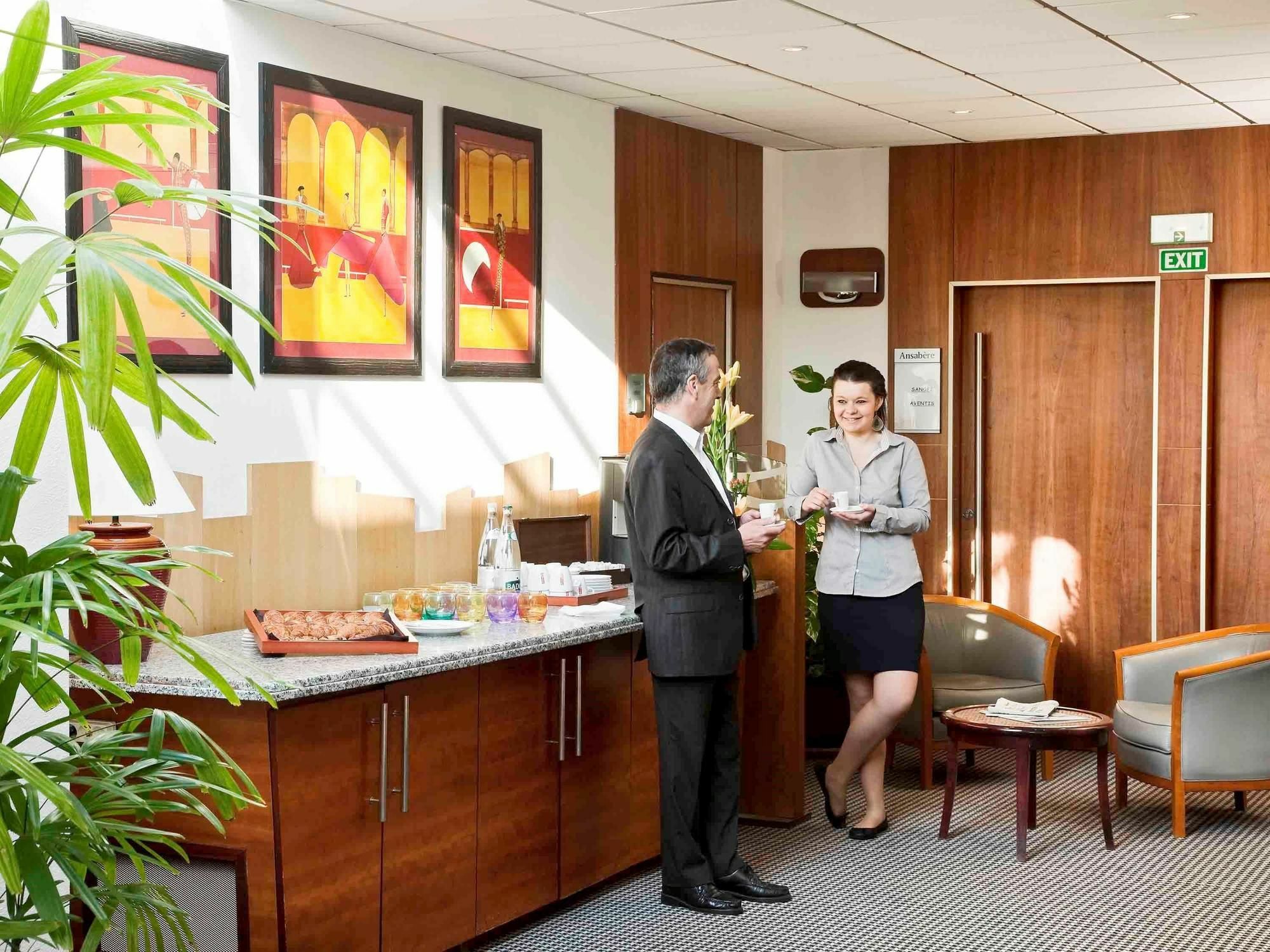 Mercure Pau Palais Des Sports Экстерьер фото